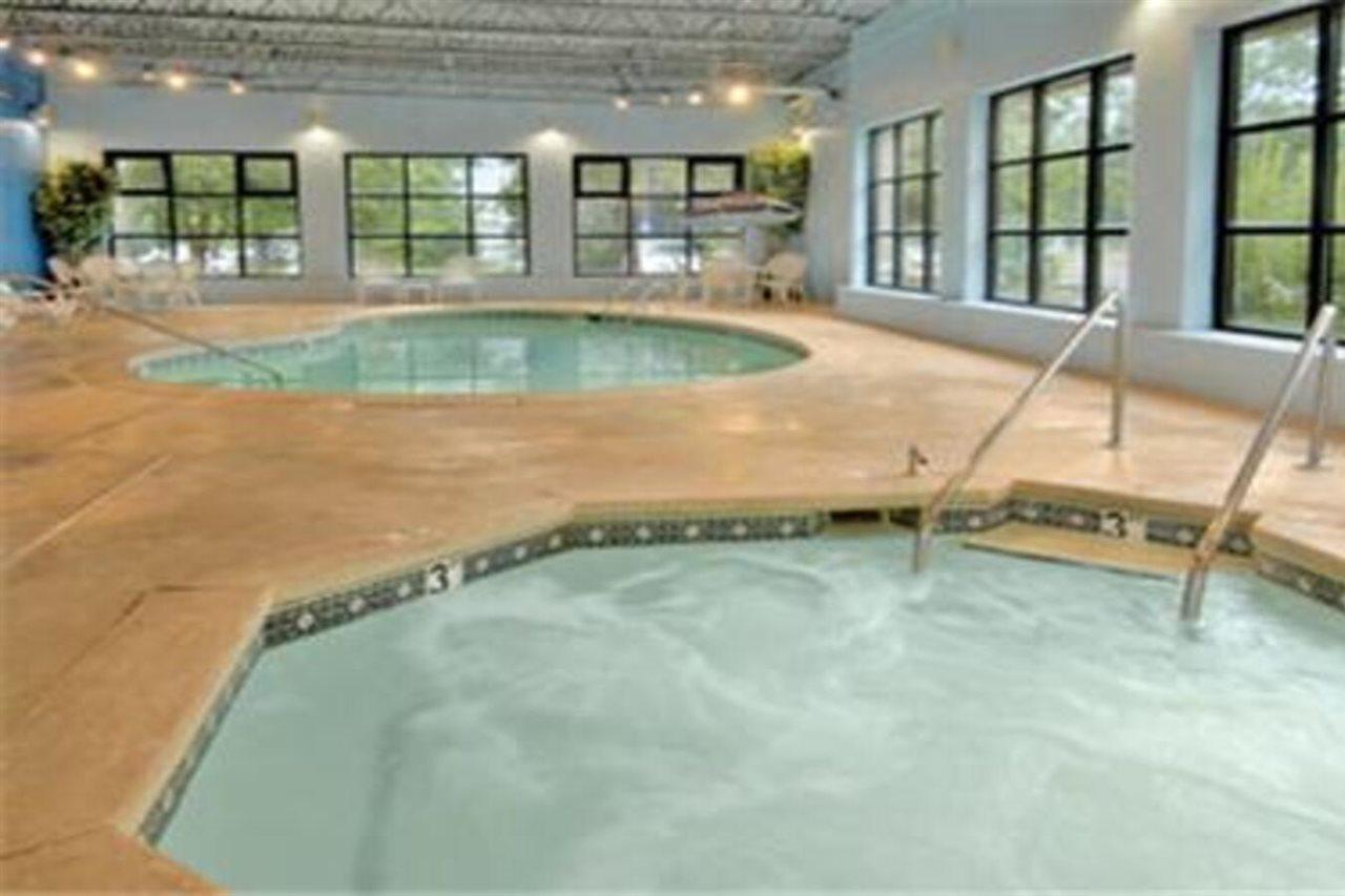 Baymont By Wyndham Battle Creek/I-94 Hotel Buitenkant foto